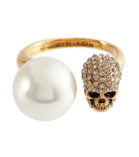 Skull embellished ring
