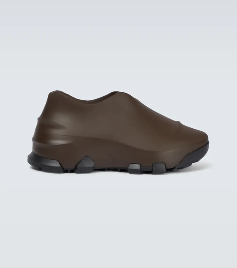 Monumental Mallow rubber shoes