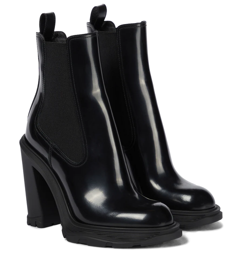 Tread leather Chelsea boots