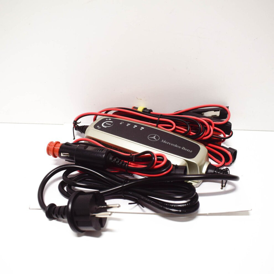 Mercedes-Benz Car Battery Charger + Trickle Charging 12V 5A A0009823021 NEW