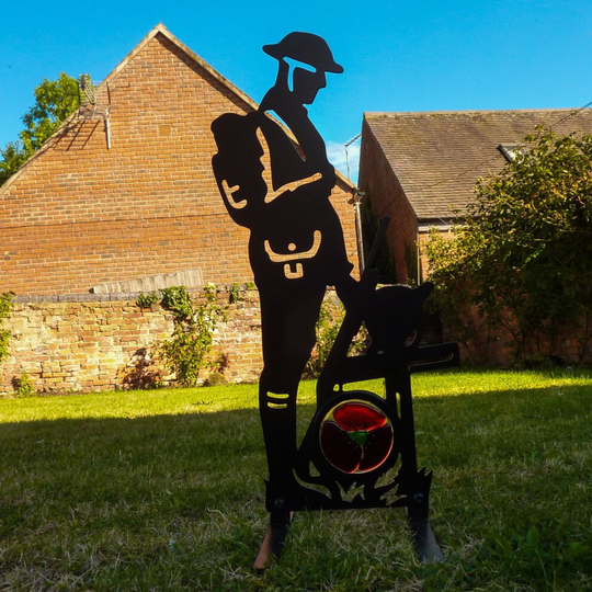 Lest We Forget Statue 30x60cm Remembrance Day Sculpture Army Soldier Silhouette Poppy Metal Art Laser Cut Figurine Veteran Tribute Memorial