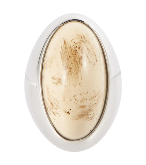 Cabochon ring