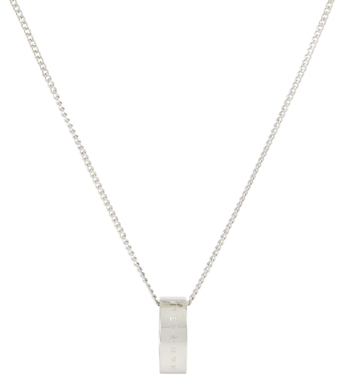 Pendant necklace