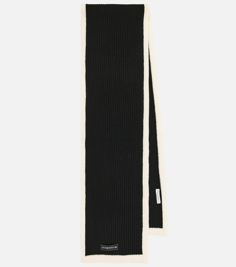 Virgin wool scarf