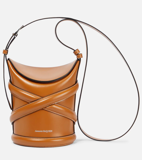 The Curve Small leather bucket bag