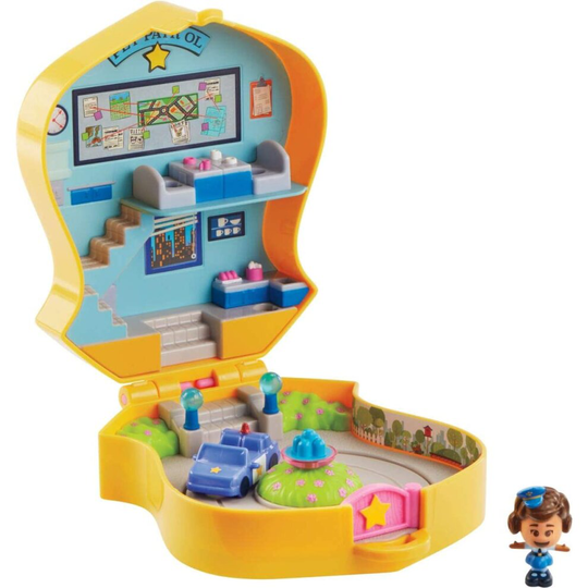 Disney GGX49 Toy Story 4 Pet Patrol Playset Mini Giggle McDimples, Compact for Home and On-The-Go Play