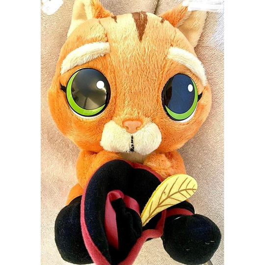 Shrek Puss in boots soft plush baby face puss holding hat 8 New